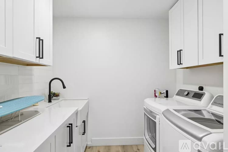 Scottsdale House: 14241 N 54th St