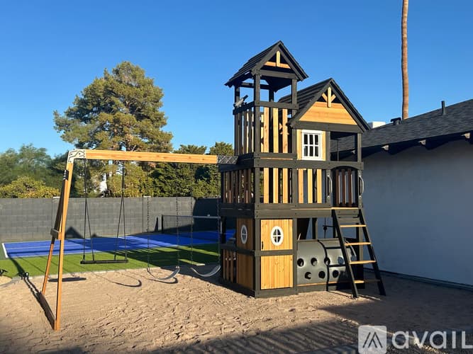 Scottsdale House: 14241 N 54th St
