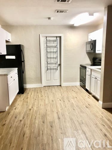 Clearwater House: 1262 Palmetto St