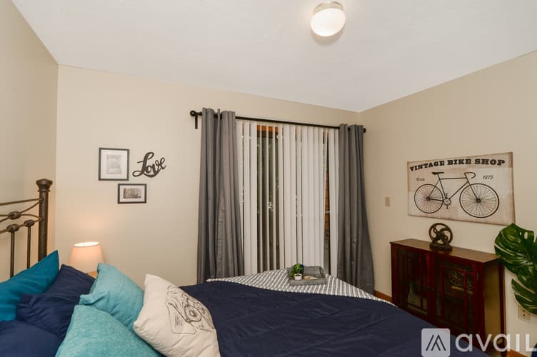 Akron Apartment: 719 Carroll Street