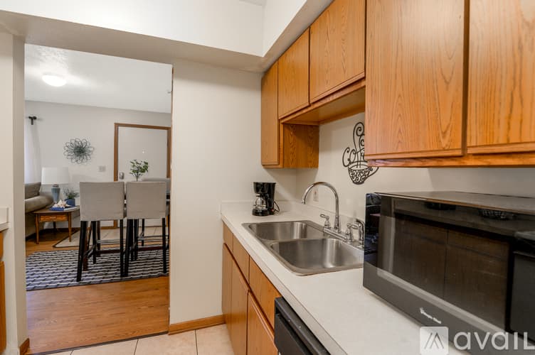 Akron Apartment: 719 Carroll Street