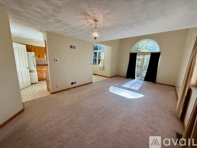 Montoursville House: 598 Tallman Hollow Rd