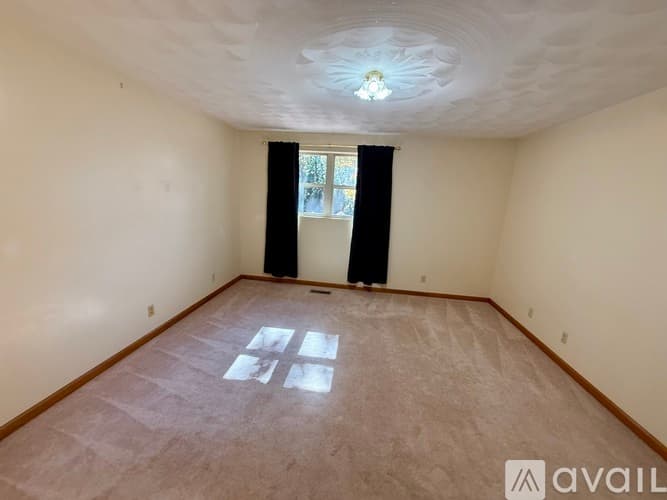 Montoursville House: 598 Tallman Hollow Rd