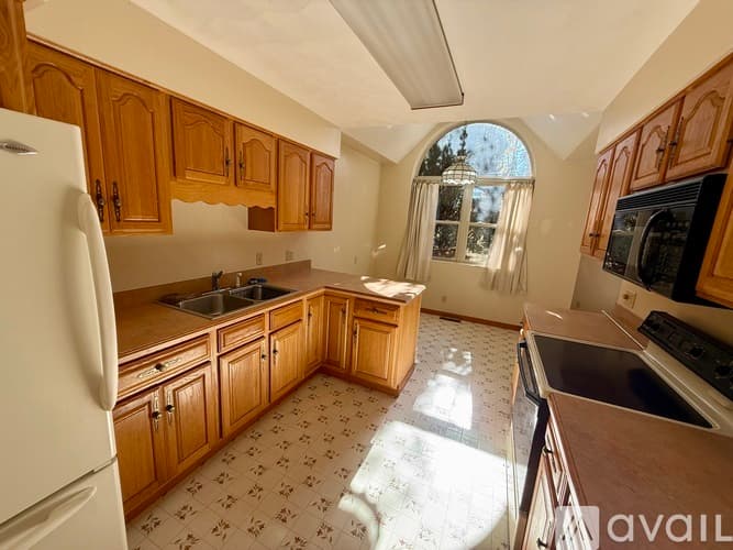 Montoursville House: 598 Tallman Hollow Rd