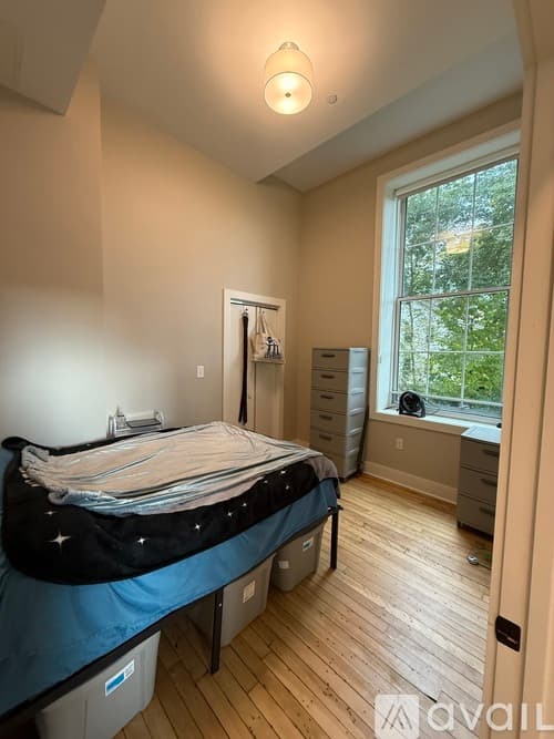 Maynard Apartment: 12 Bancroft Street