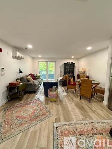 Hamilton Apartment: 59 Willow St