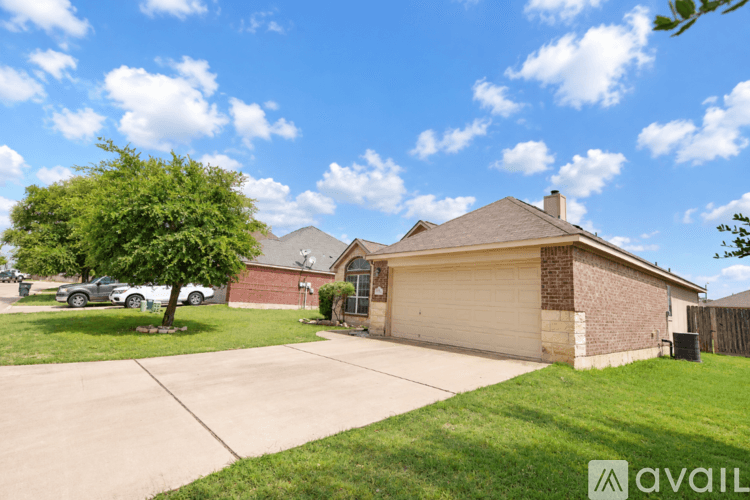 Temple House: 7538 Amber Meadow Loop