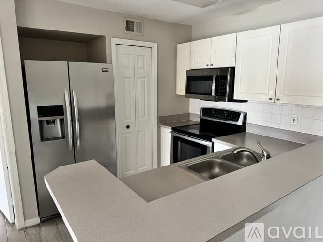 Lutz Apartment: 18106 Peregrines Perch Pl