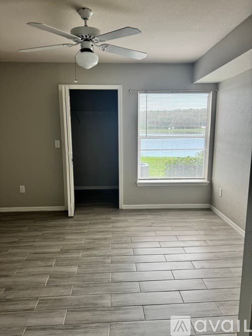 Lutz Apartment: 18106 Peregrines Perch Pl