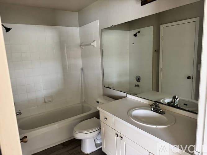 Lutz Apartment: 18106 Peregrines Perch Pl