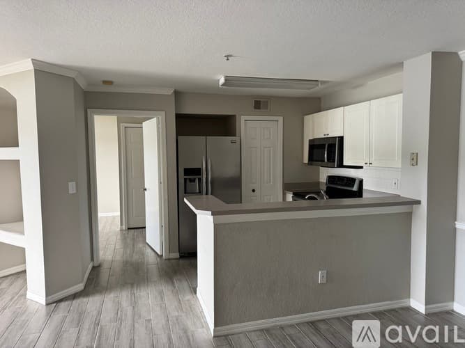 Lutz Apartment: 18106 Peregrines Perch Pl
