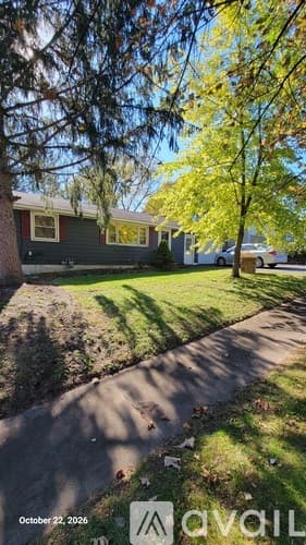 Syracuse House: 513 Lynch Ave