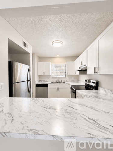 Tampa Apartment: 2570 Monica Court