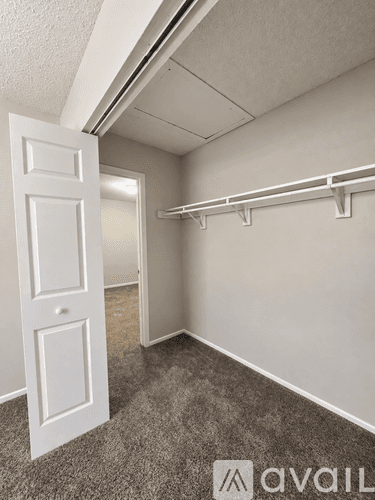 Tampa Apartment: 2570 Monica Court
