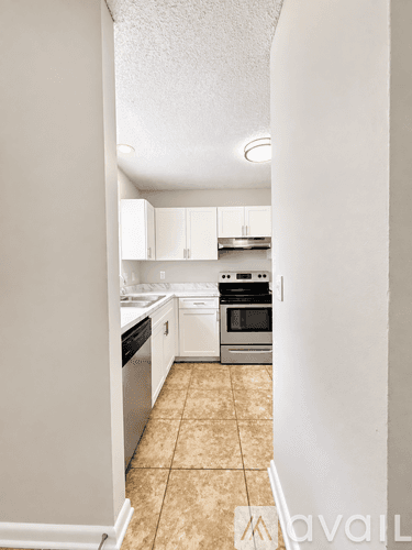 Tampa Apartment: 2570 Monica Court