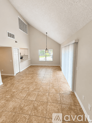 Tampa Apartment: 2570 Monica Court