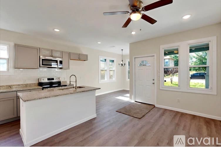 Fort Worth Apartment: 1107 East Annie Street
