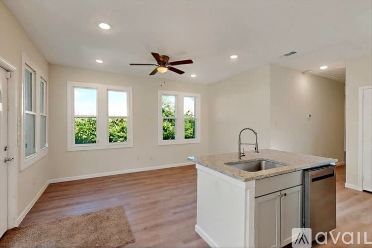 Fort Worth Apartment: 1107 East Annie Street