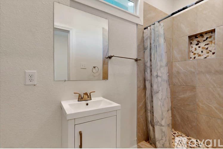 Fort Worth Apartment: 1107 East Annie Street