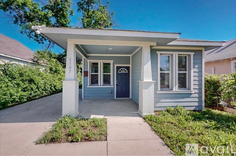 Fort Worth Apartment: 1107 East Annie Street