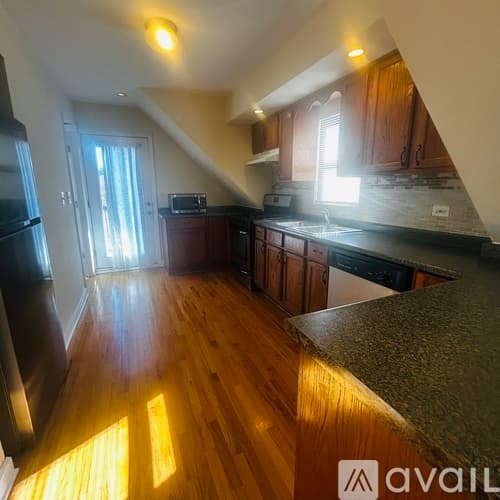 Chicago Apartment: 3755 N Christiana Ave