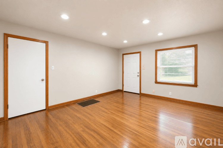 Temple House: 1417 Live Oak Dr