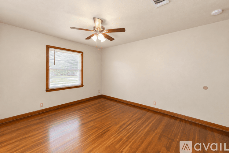 Temple House: 1417 Live Oak Dr