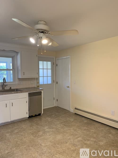 Dracut Apartment: 107 Salisbury St