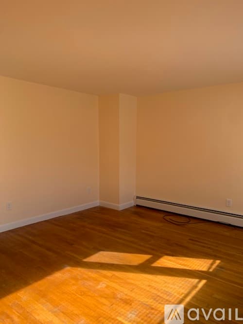 Dracut Apartment: 107 Salisbury St