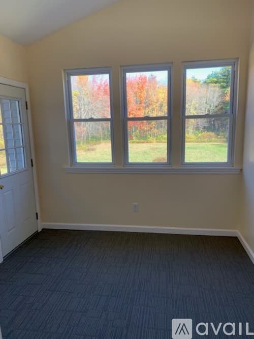 Dracut Apartment: 107 Salisbury St