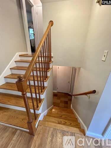 Columbia House: 1522 Bradley Drive