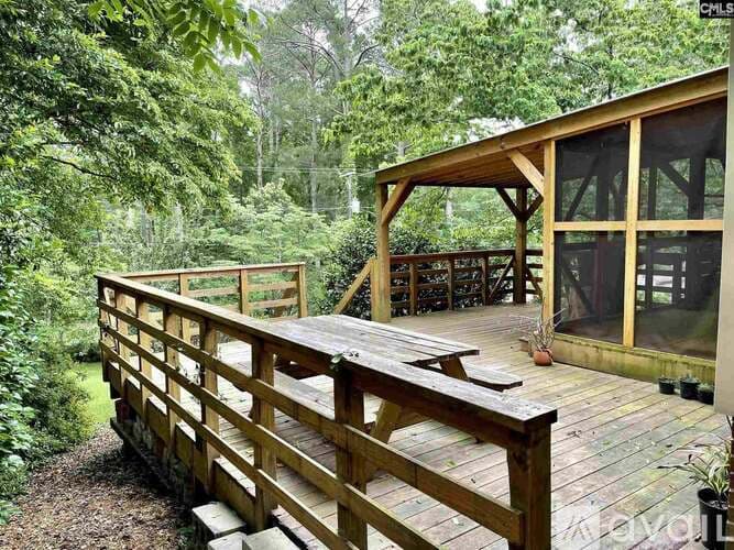 Columbia House: 1522 Bradley Drive