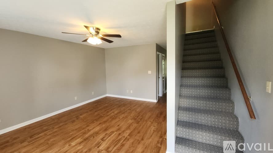 Georgetown Townhome: 108 Stratford Court