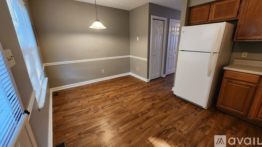 Georgetown Townhome: 108 Stratford Court