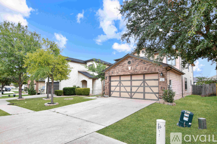 Temple House: 9141 Sage Loop Ct