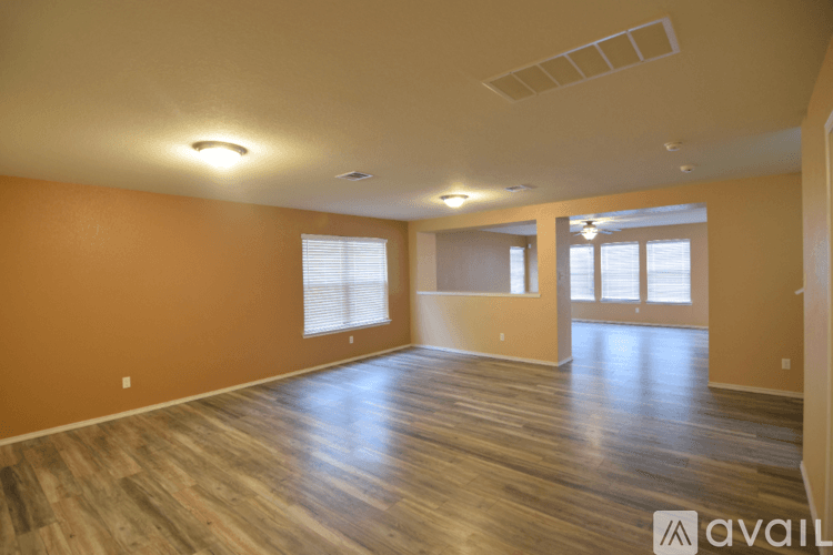 Temple House: 9141 Sage Loop Ct