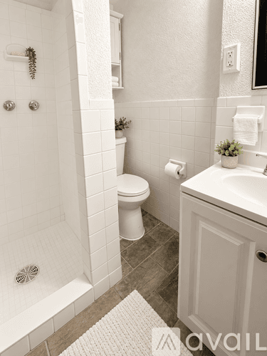 Lenexa House: 8850 Woodland Rd