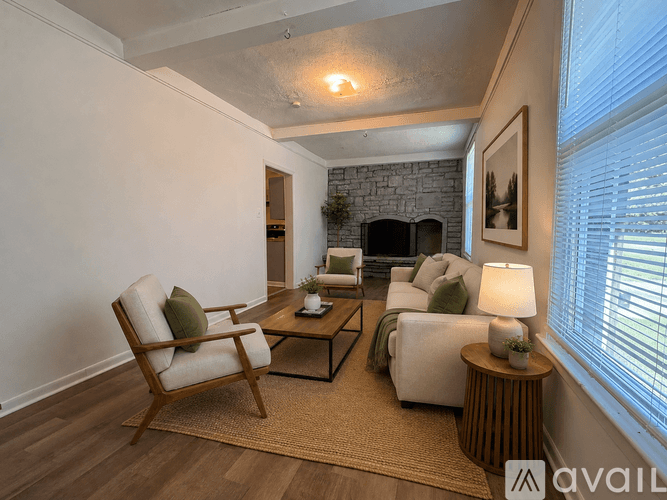 Lenexa House: 8850 Woodland Rd