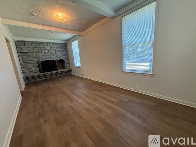 Lenexa House: 8850 Woodland Rd