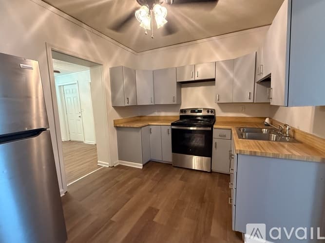 Lenexa House: 8850 Woodland Rd