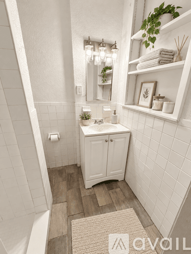 Lenexa House: 8850 Woodland Rd