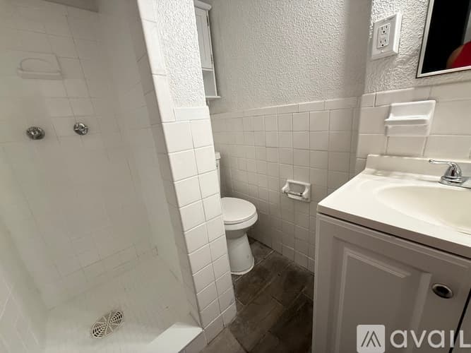 Lenexa House: 8850 Woodland Rd