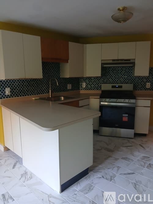Randolph Condo: 83 Jasper Lane