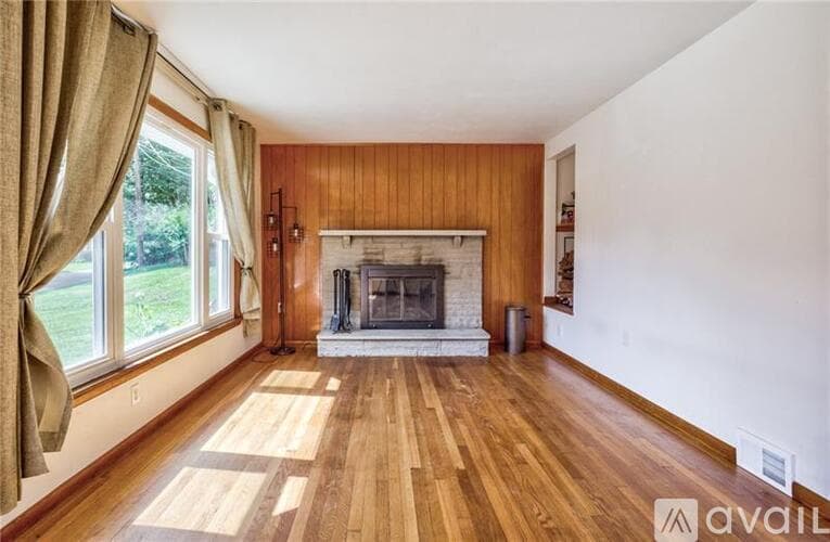 Allegheny County House: 211 Neely School Road