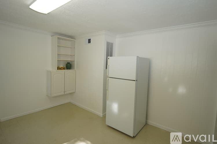 Parkville Apartment: 7808 Highpoint Rd