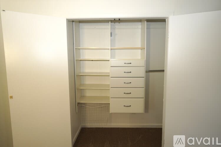 Parkville Apartment: 7808 Highpoint Rd
