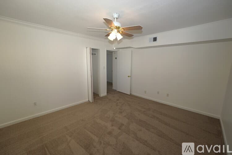 Parkville Apartment: 7808 Highpoint Rd