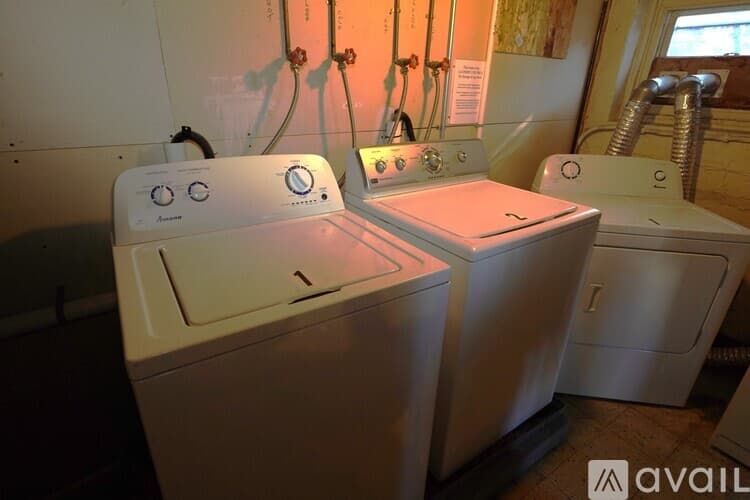Parkville Apartment: 7808 Highpoint Rd