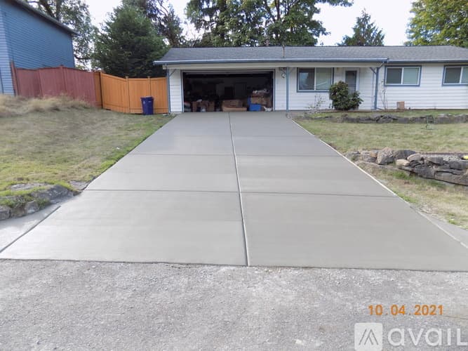 Newcastle House: 7111 121st Avenue SE