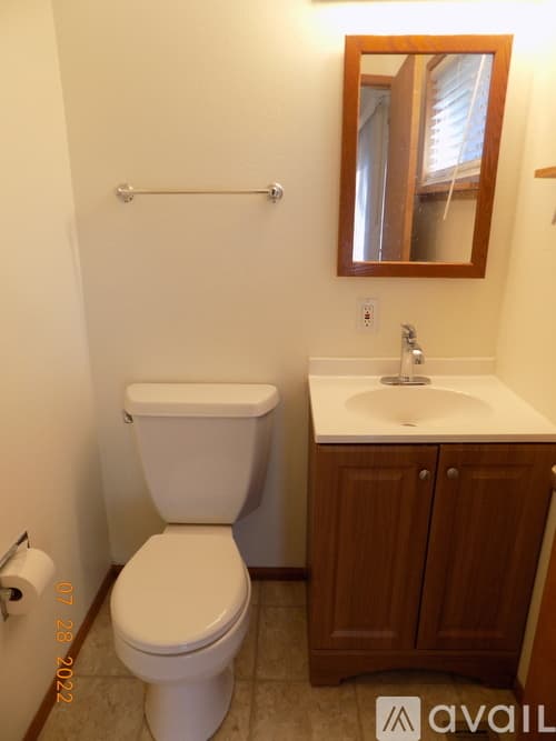 Newcastle House: 7111 121st Avenue SE